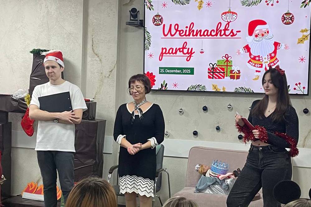 Студенты НИУ «БелГУ» и белгородские школьники совершили рождественское путешествие на немецком языке